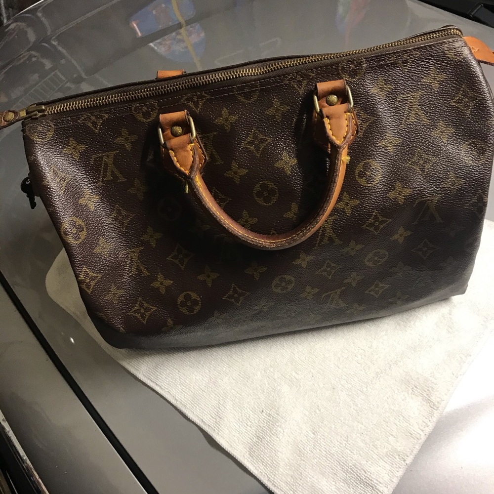 Authentic Louis Vuitton speedy 35